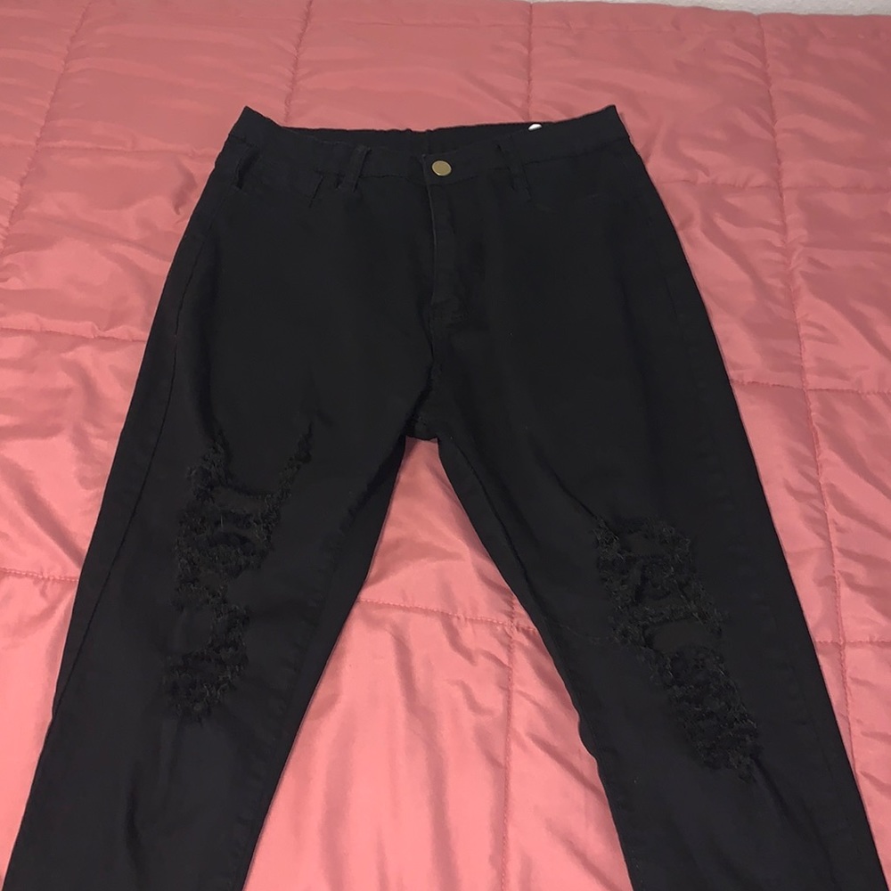 Black skinny jeans with rips from Amazon, size L